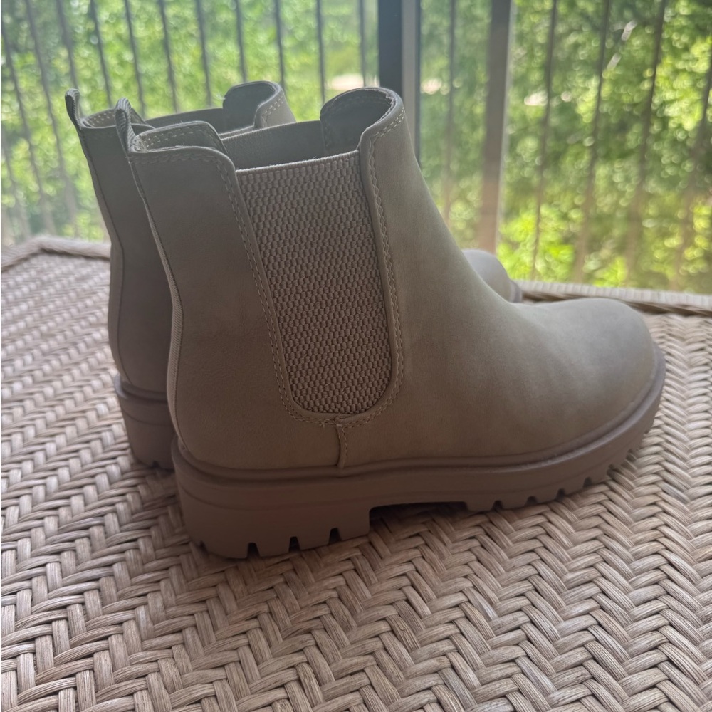 Soda Ankle Boots - Picture 4 of 7